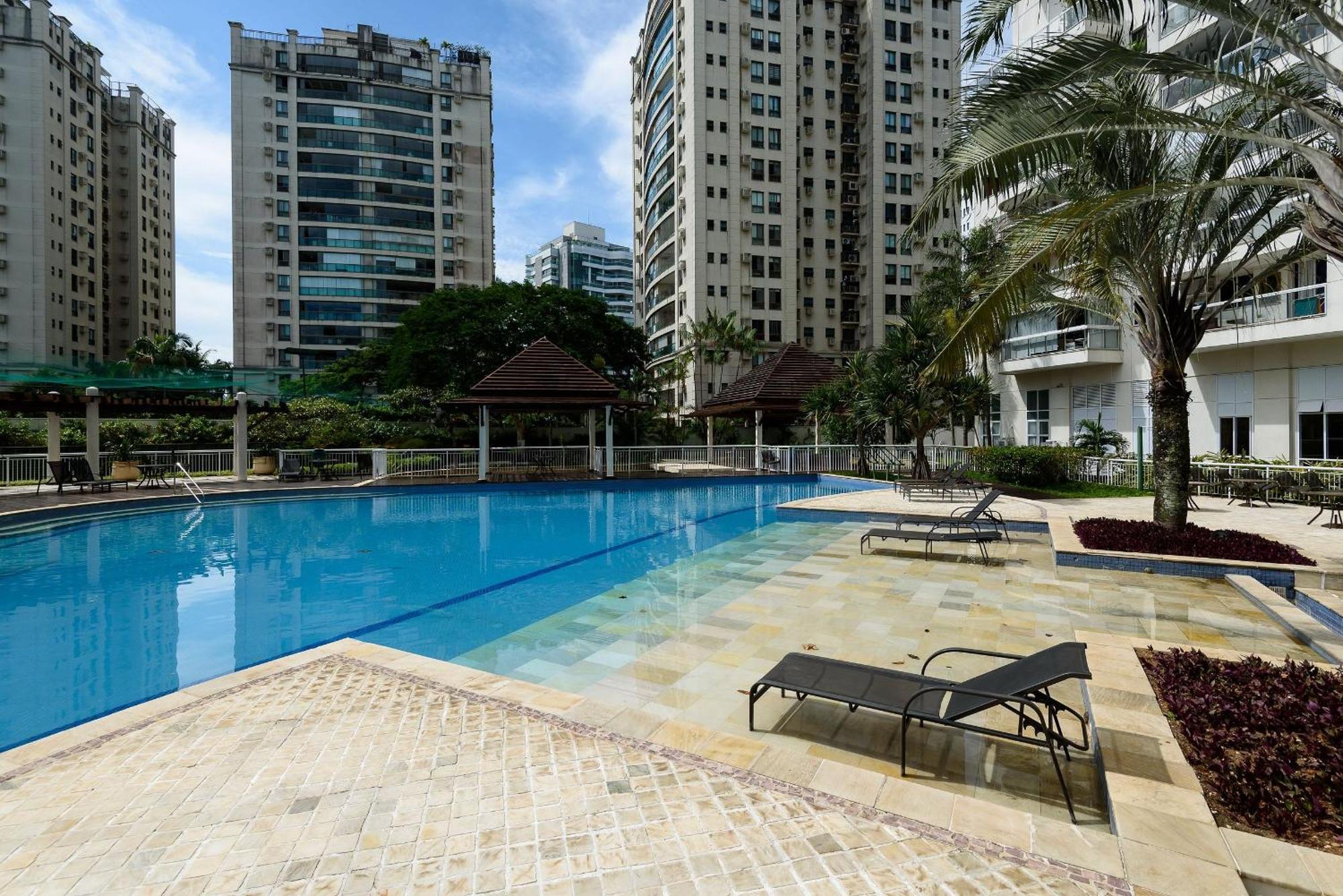 2 Quartos Com Garagem E Piscina | Fl 960/317 Apartamento Río de Janeiro