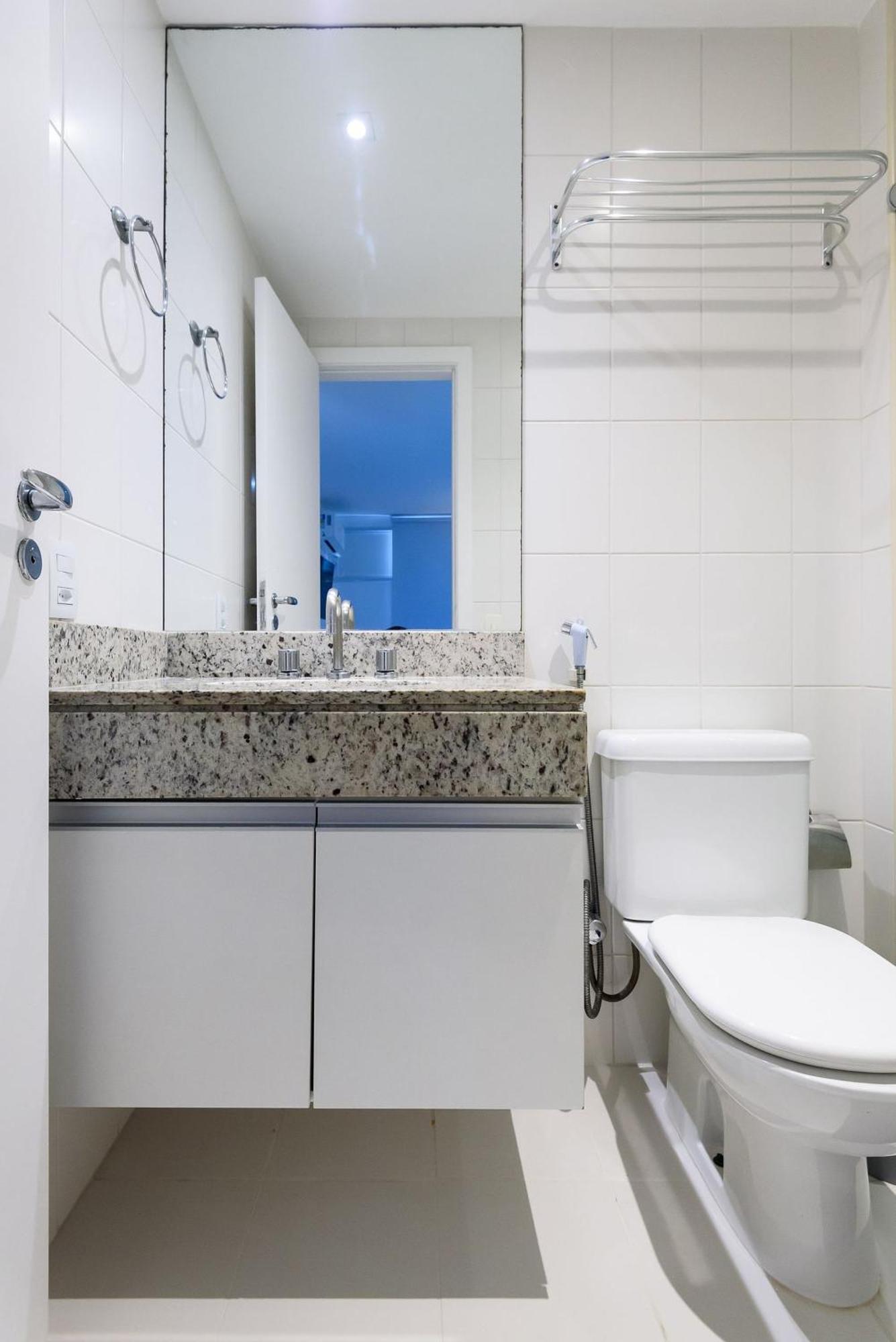Apartamento 2 Quartos Com Garagem E Piscina | Fl 960/317 Río de Janeiro
