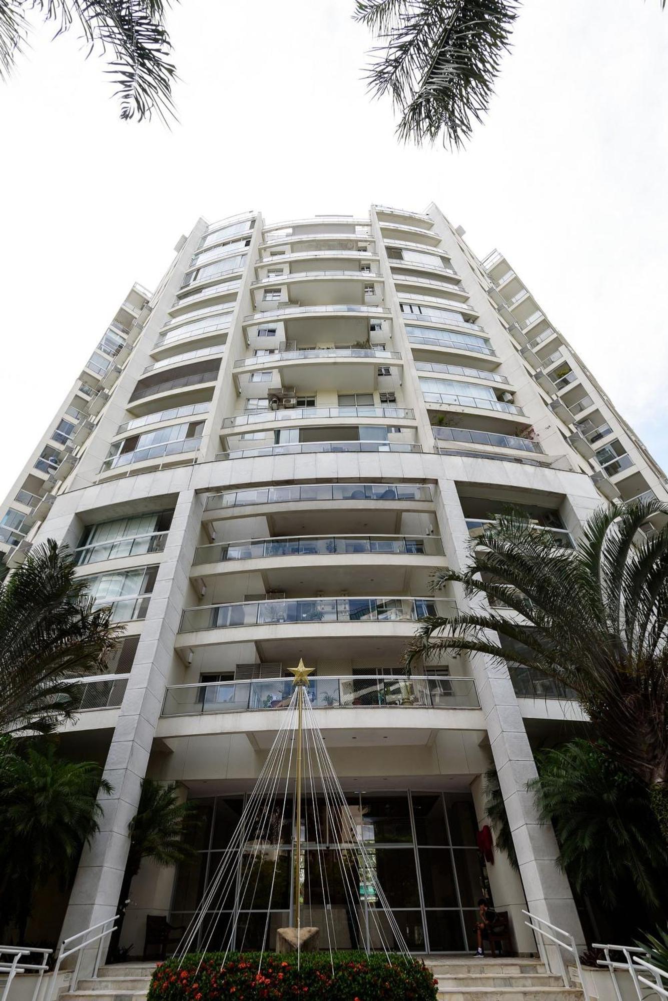 2 Quartos Com Garagem E Piscina | Fl 960/317 * Rio de Janeiro