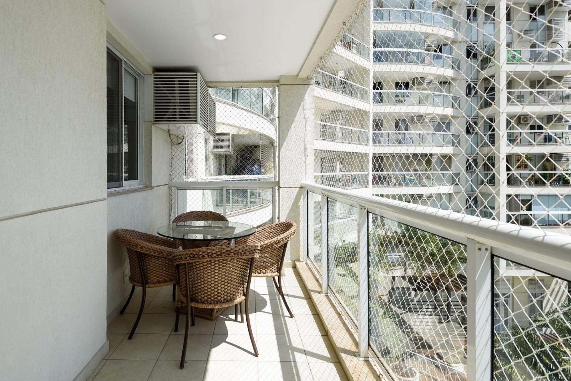 2 Quartos Com Garagem E Piscina | Fl 960/317 Apartamento Rio de Janeiro